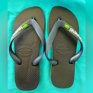 New Flip Flops Havaianas. Blue color. USA size 4/5